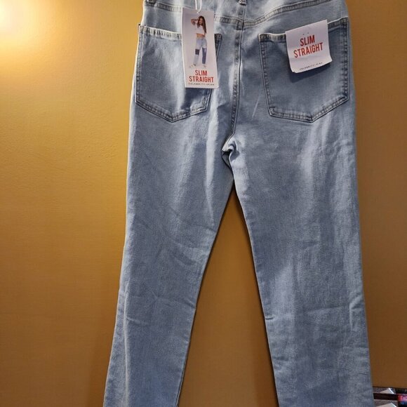 NWT Celebrity Pink Distressed Jeans - Picture 7 of 7